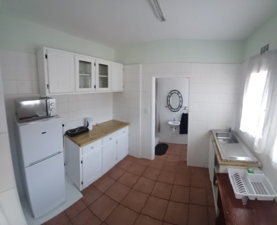 6 Bedroom Property for Sale in Paradise Beach Eastern Cape
